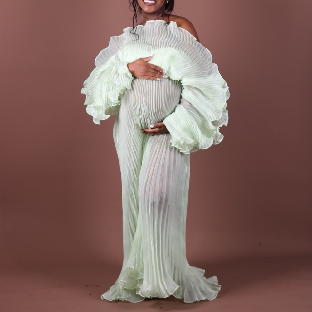 Elegant Pleated Maternity Dress - Picture 4 of 6